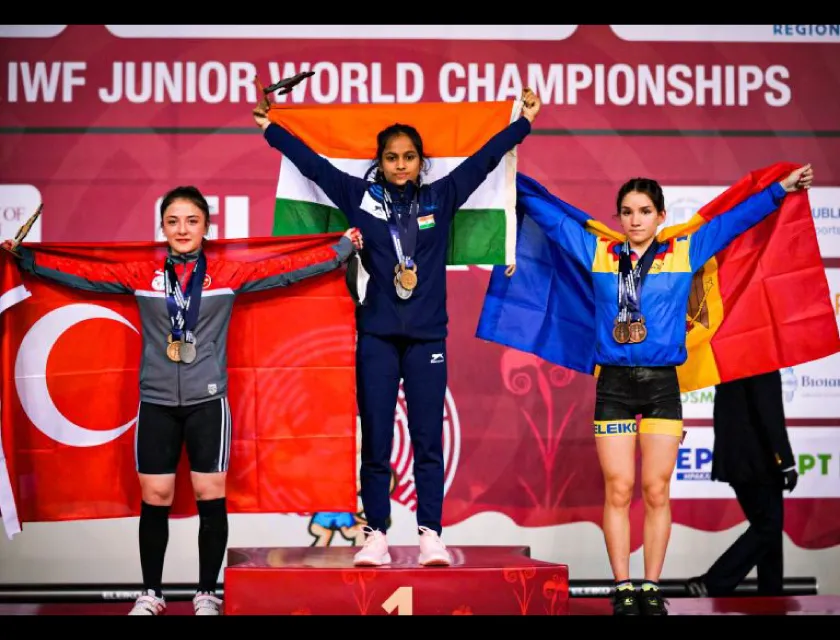 Pune girl gets 1st ever Gold in World Junior Weightlifting Championship
