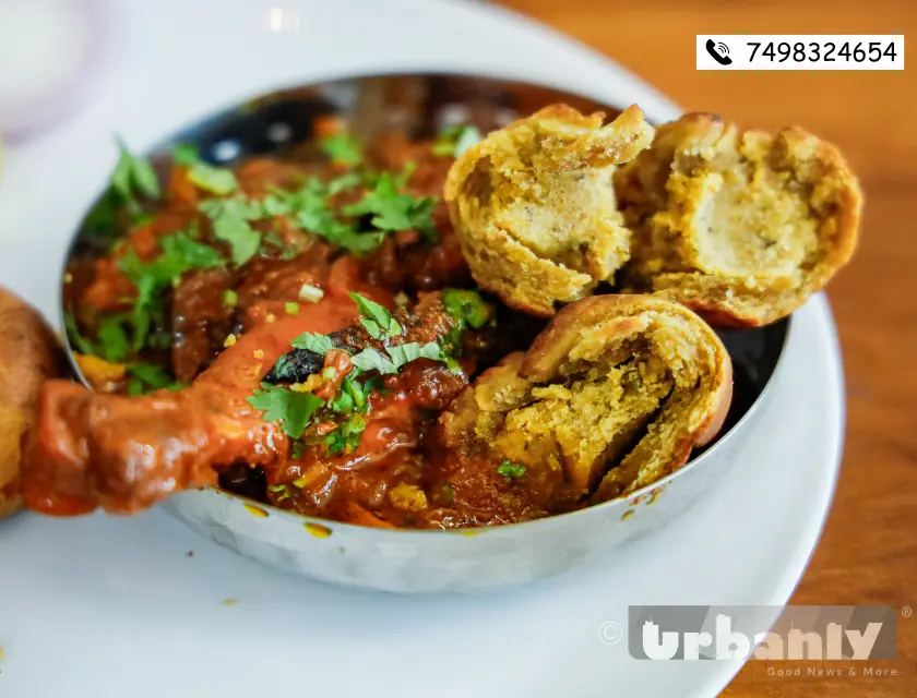 Litti with chicken in Viman Nagar for the first time! 