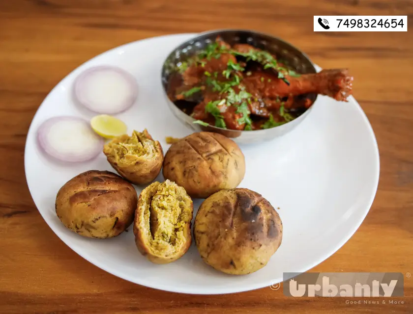 Litti with chicken in Viman Nagar for the first time! 