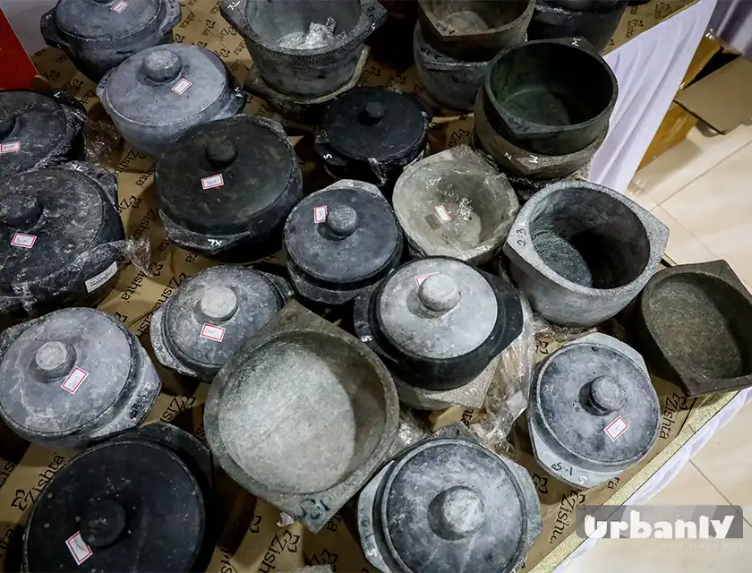 You can't miss this traditional forgotten cookware exhibit in Pune!