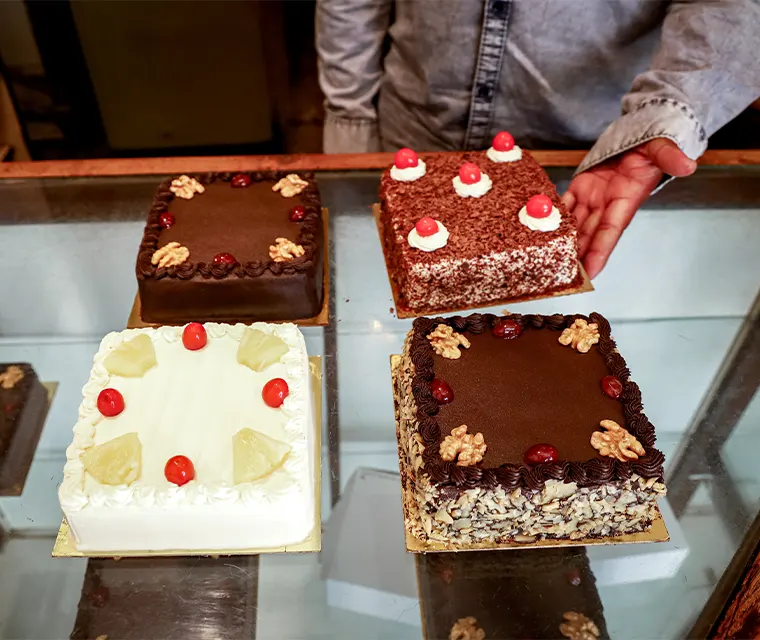 This 38 year old Bakery in Pune still sells the original 90's cakes!