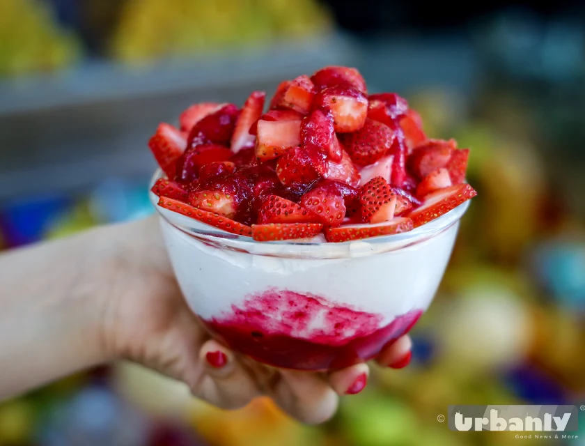 Top 4 places in Pune to go for the best Strawberry with Cream!