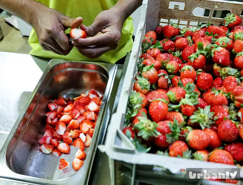 Top 4 places in Pune to go for the best Strawberry with Cream!